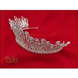 Korona kövekkel díszített CALNC-20104.