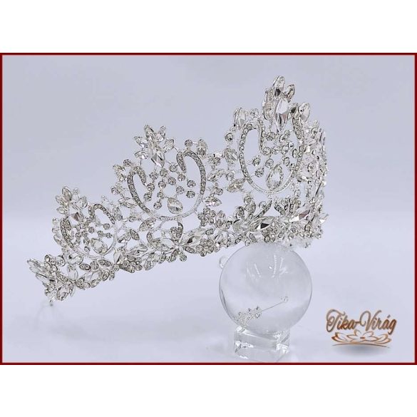 Kövekkel díszített nagy félkorona CALNC-23602.