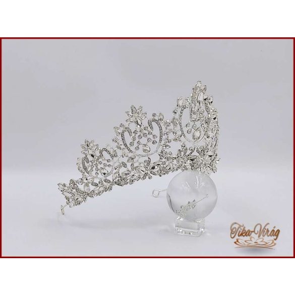 Kövekkel díszített nagy félkorona CALNC-23602.