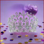 Virágszirmos strasszos nagy méretű fél korona