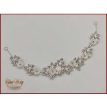 Fehér virágokkal díszített strasszos hajdísz, hajdrót CARCI-20107.v.