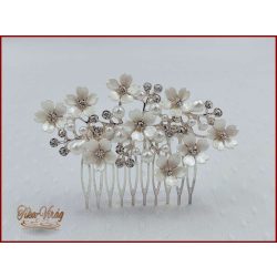   VIRÁGOKKAL DÍSZÍTETT STRASSZOS FEHÉR KONTYTŰ 10 CM X 6 CM CARCI-22607.