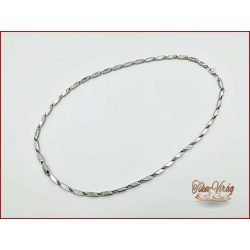 Ezüst színű nemesacél nyaklánc 