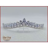 Menyasszonyi diadém cirkonia kövekkel