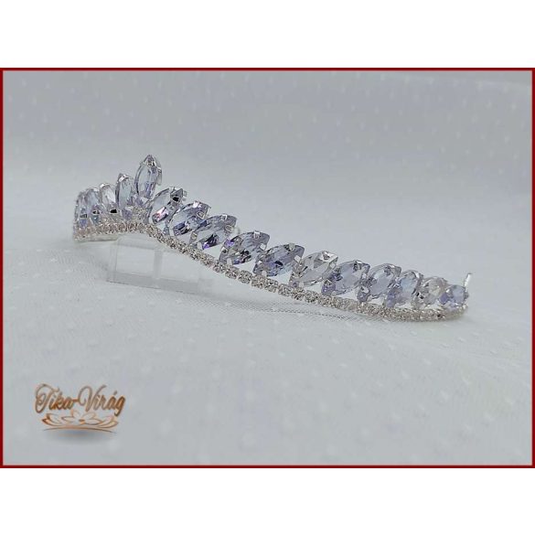 Menyasszonyi diadém cirkonia kövekkel