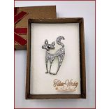 Brosstű Díszdobozban Ezüst-macska 