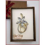 Brosstű Díszdobozban Arany-virág 