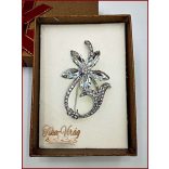 Brosstű Díszdobozban Ezüst-virág 