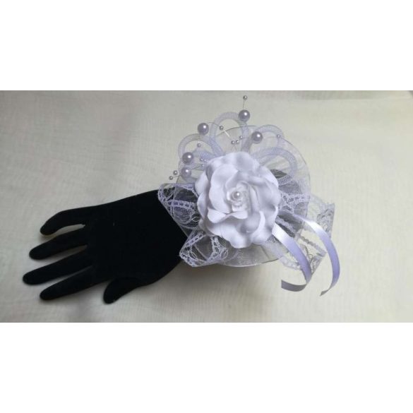 Csuklódísz fehér Rózsás csipkés gyöngyös pánttal