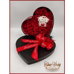   Elegáns fekete szív dobozban 17 szál piros rózsa macikkal