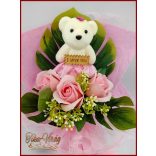 Rózsaszín maci 3 szál szappan-rózsával